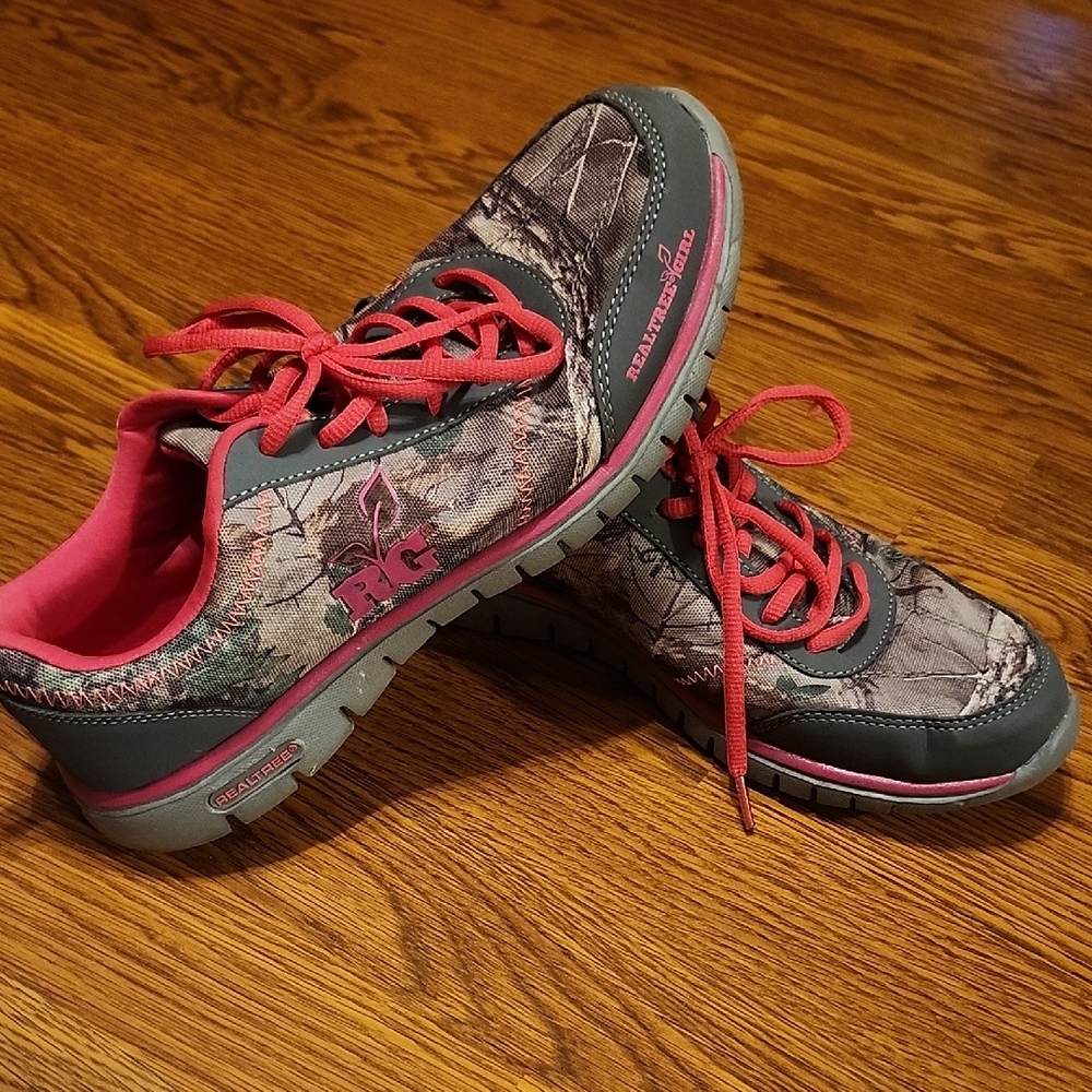 Realtree Women's Camouflage Sneakers with Pink Accents